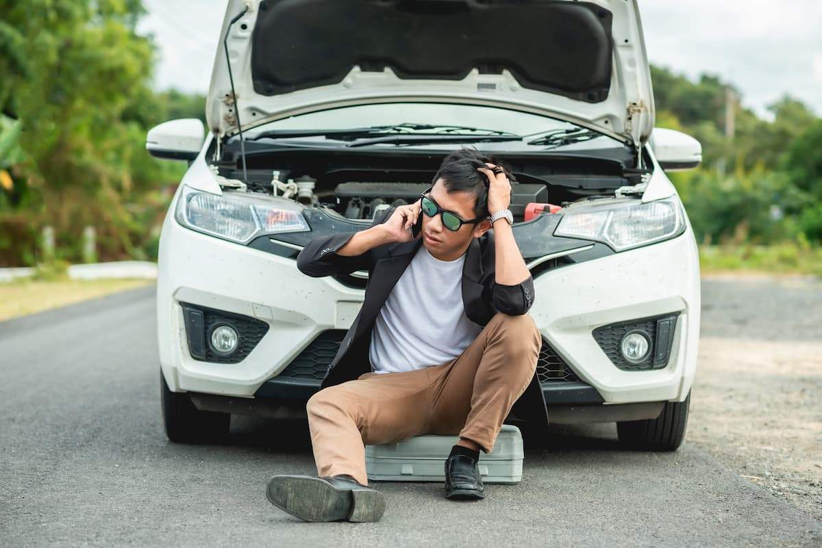Imagen destacada para el post: ¿Puedo demandar a un concesionario por venderme un coche en mal estado en Washington?